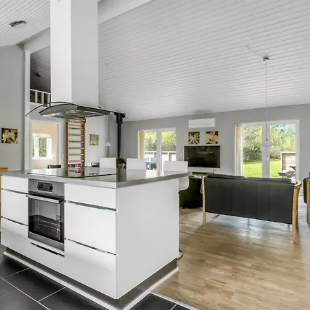 Ellie - 300m From The Sea In Ne Jutland By Interhome Holiday home