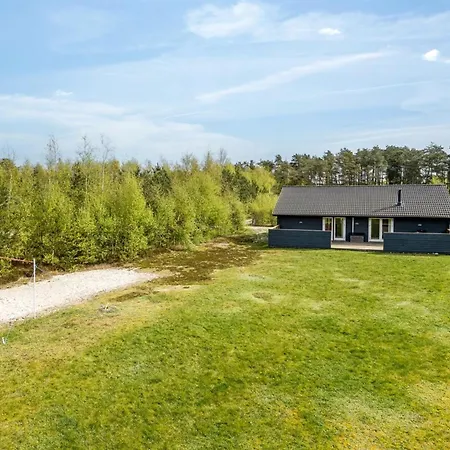 Ellie - 300m From The Sea In Ne Jutland By Interhome * Laeso