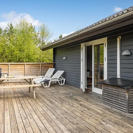 Holiday home Ellie - 300m From The Sea In Ne Jutland By Interhome