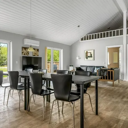 Ellie - 300m From The Sea In Ne Jutland By Interhome Holiday home Laeso